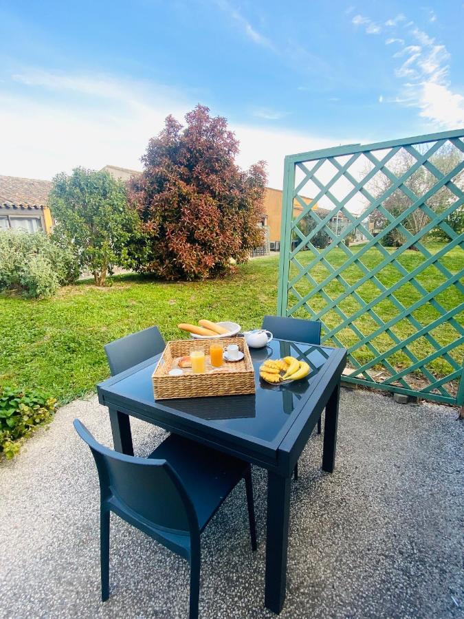 Appart dans résidence avec Piscine à Arles Esterno foto